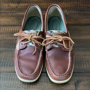 Sperry Women’s brown boat shoes